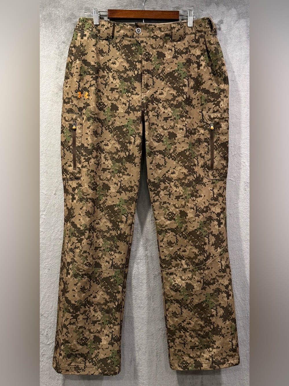 Under Armour Brow Tine ColdGear Infrared Hunting Pants Mens Size L Digital Camo